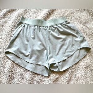 Outdoor Voices Relay 3” Short, Sz S in Mint